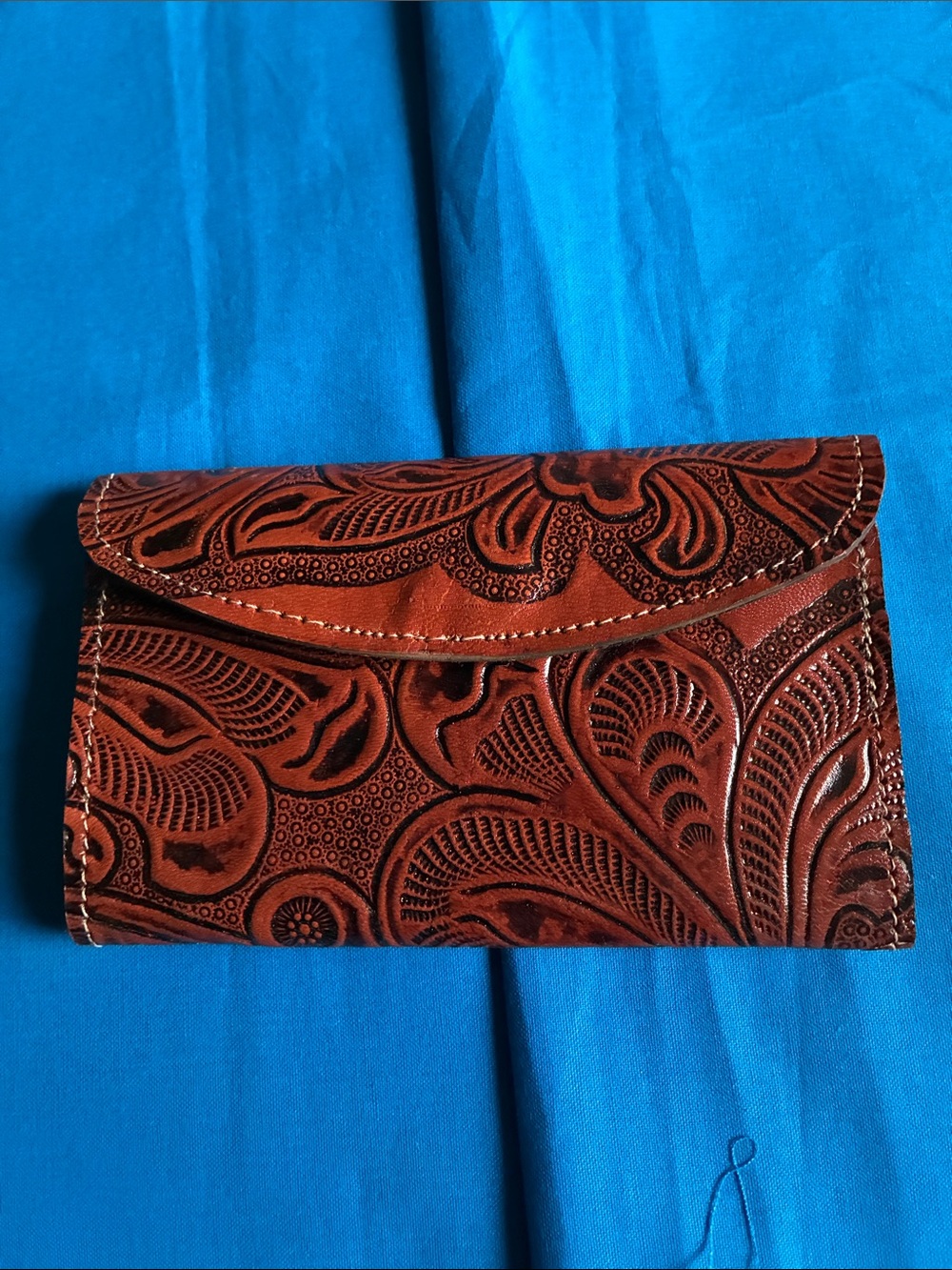 Hand-Tooled Brown Leather Wallet Clutch - Classic Floral Design